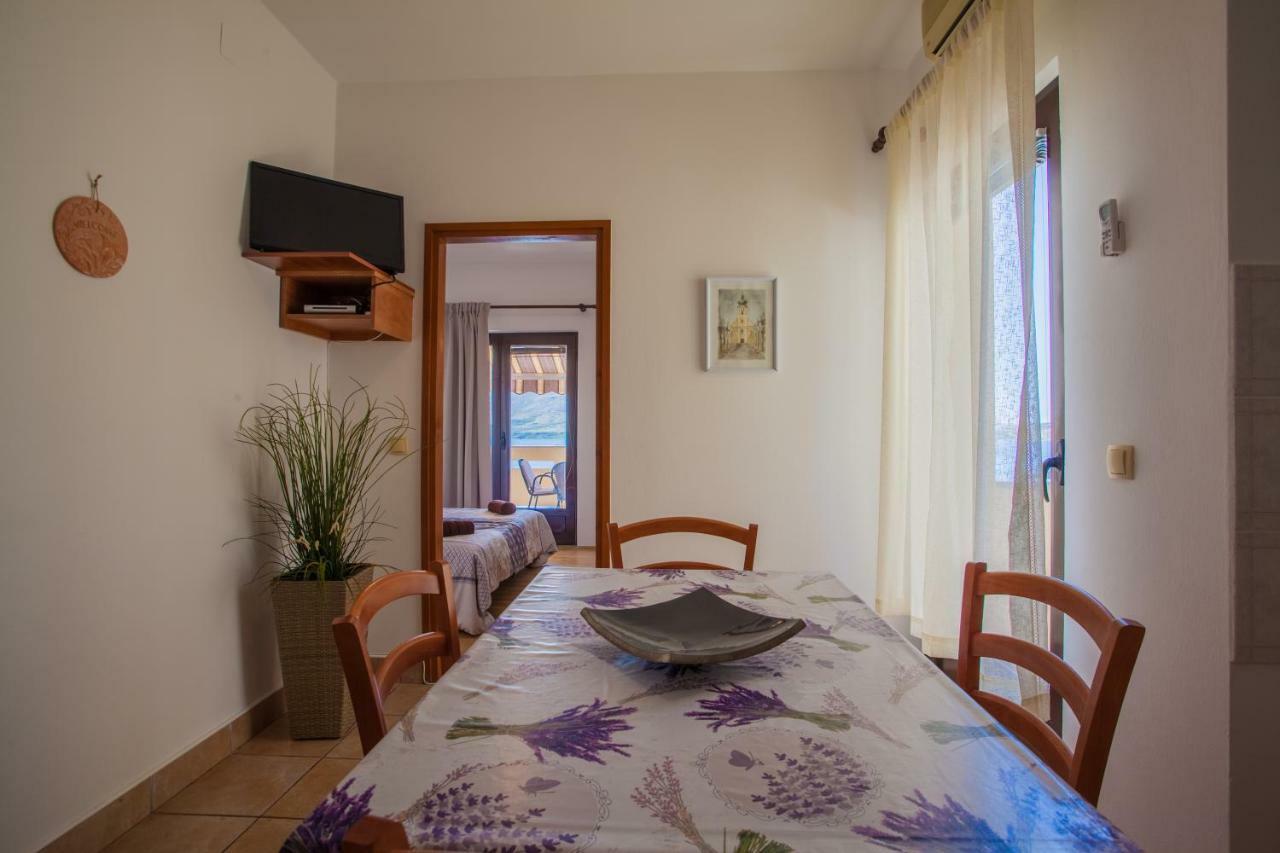 Apartmani Komesic ซูโบวิชี ภายนอก รูปภาพ