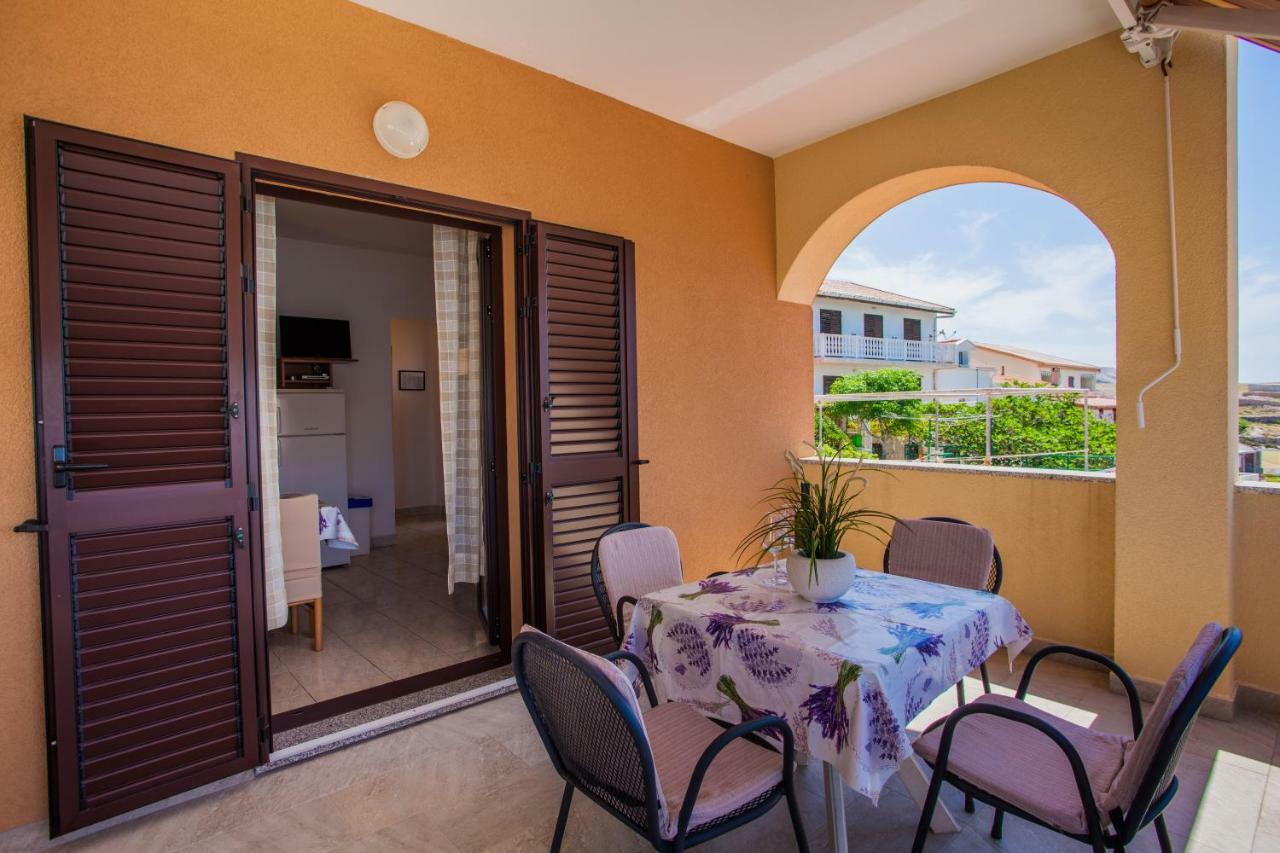 Apartmani Komesic ซูโบวิชี ภายนอก รูปภาพ